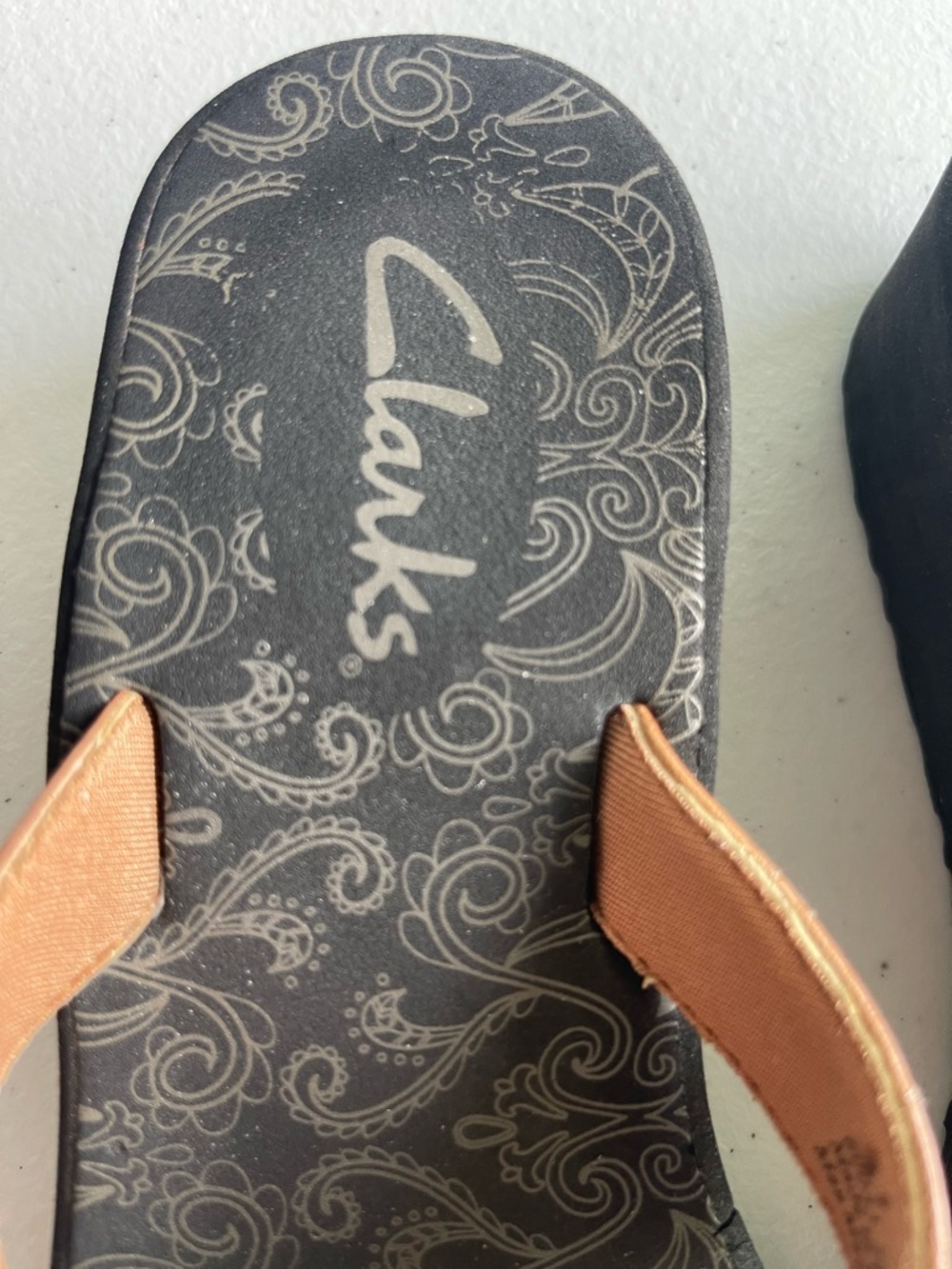 Clarks Size 5 Brown Floral Wedge Sandals Thong Comfort Shoes - Picture 4 of 10